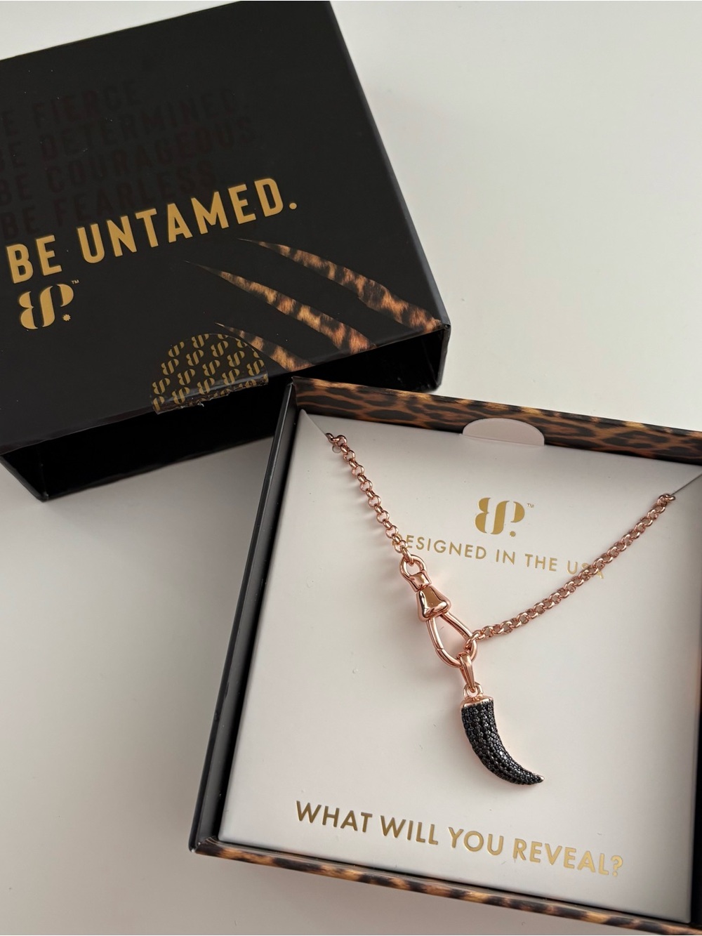 Bomb Party Untamed Flawlessly Clawed Necklace NK91299 BORG